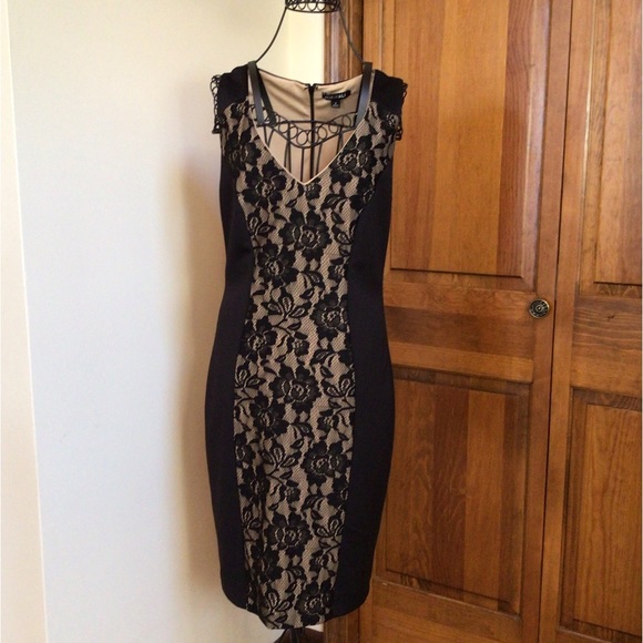 Roz & Ali Dresses & Skirts - Roz and Ali Dress, Size 6